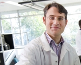 UoN researcher, Paul Dastoor, antibiotic device 