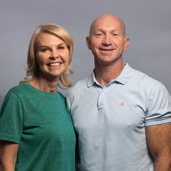 Woman and man smiling . New I2N program to support female leaders and entrepreneurs