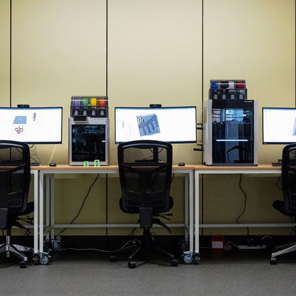 workstations-gosford-makerspace.jpg