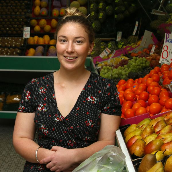 . Free fruit and veg and fewer kilos on offer in weight-loss study