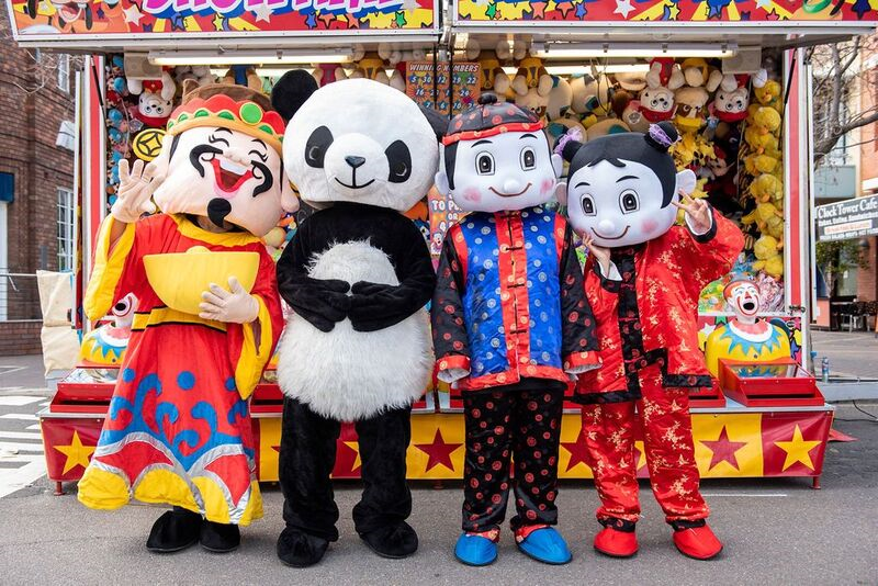 ACYA Volunteers Volunteers in Chinese Costume