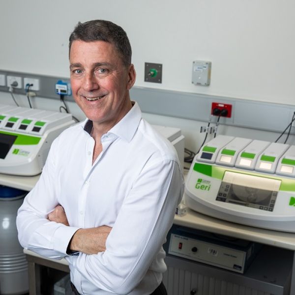 Steven McArthur stands in front of his new invention, the GERI incubator. World-leading IVF scientist Steven McArthur combines science and innovation to improve outcomes for IVF patients at fertility clinic, Genea