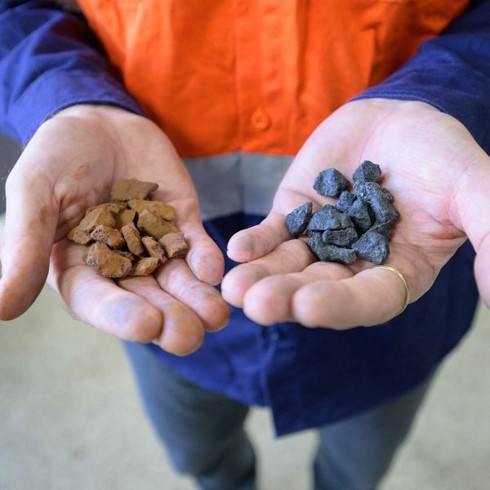 Materials for low carbon ironmaking.