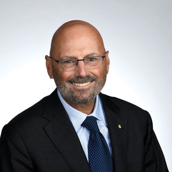 . Honorary degrees awarded to renowned leaders 