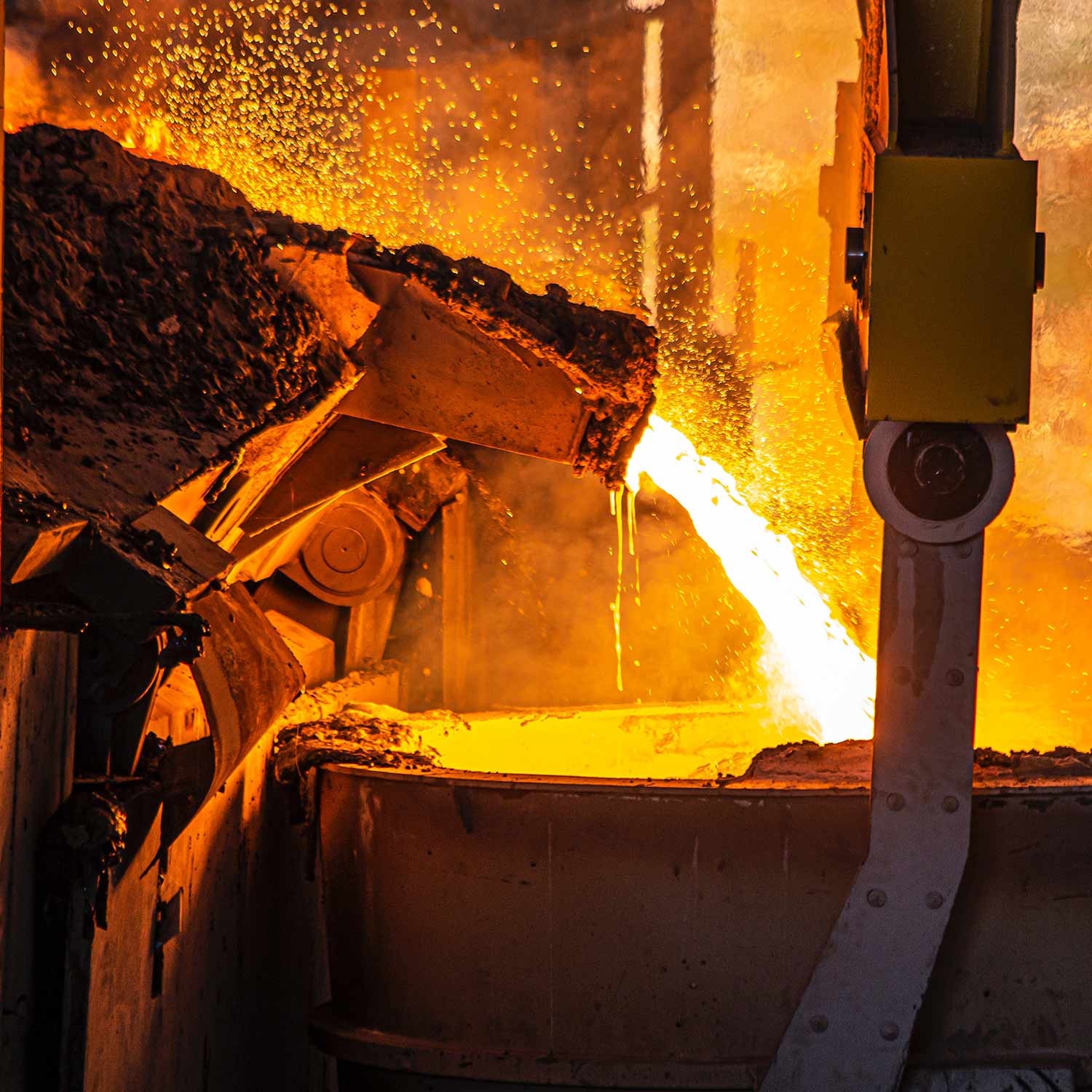 Induction furnace in steel production
