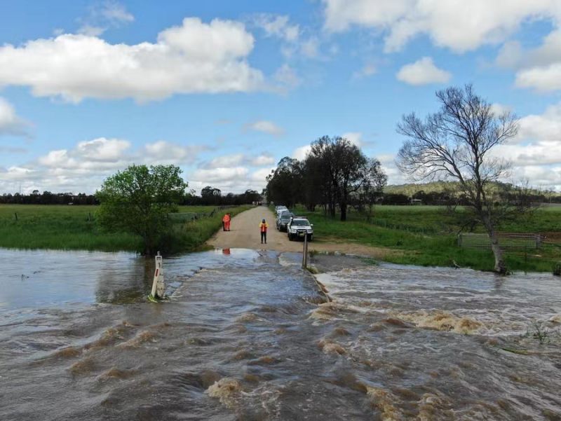 Disruption by floods to the road connection to Aberdeen, Hunter Valley. 