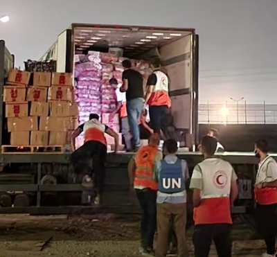 Gaza civilians struggle as humanitarian aid trickles in / October 2023 ...