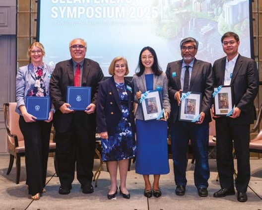 Dr Jessica Allen and Pierre Gouhier led two expert panels at theNAIHE Singapore Clean Energy Symposium