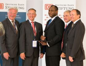 . Dr Richard Oloruntoba wins 2013 DB Schenker Award