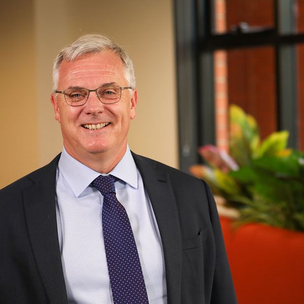 Mark-Hoffman.jpg Mark Hoffman