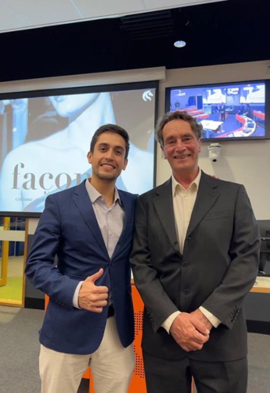 Diego Ponce with Garry Haworth at the Fa&ccedil;on Australia final presentation, Strategic Intervention Project (GSBS6061).