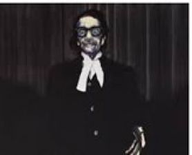 . UON alumnus Nigel Milsom wins Archibald Prize