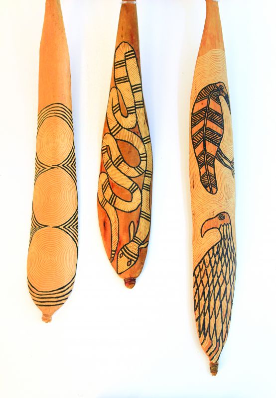 Andrew Snelgar, Miru (Spearthrowers): Eagle and crow, Lore circles, Waa-wau (rainbow serpent), 2015.