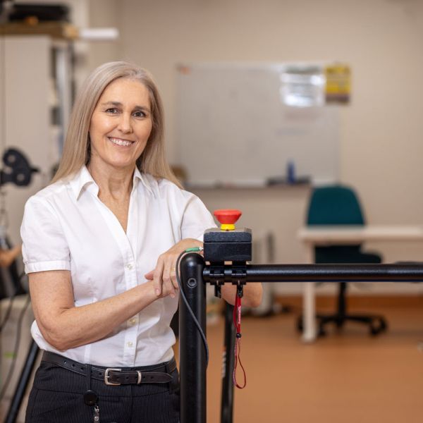 suzanne-snodgrass-uon An image of Dr Suzanne Snodgrass in her research lab
