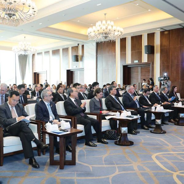 MOU signing at NSW-Guangdong Joint Economic Meeting. Smart cities MOU strengthens University of Newcastle-China relationship