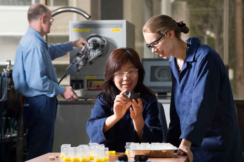 Coal ash fusion furnace