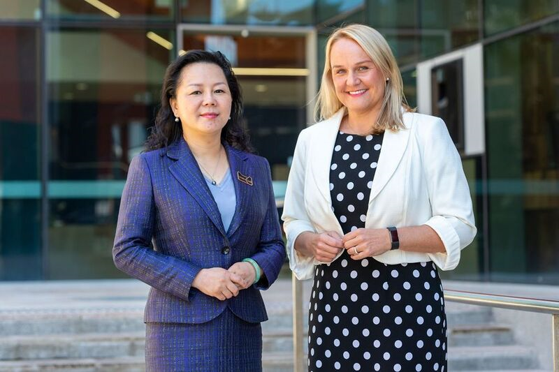 Alibaba and Lord Mayor Maggie Zhou and Nuatali Nelmes