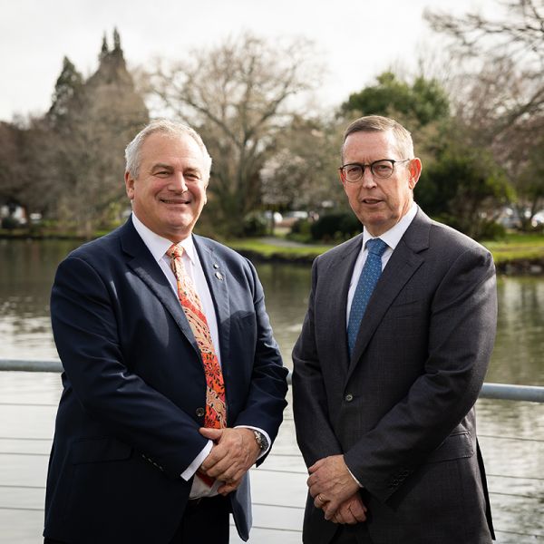 Professor Alex Zelinsky AO and Professor Neil Quigley standing next to each other. The University of Newcastle and University of Waikato Seed Fund initiative.