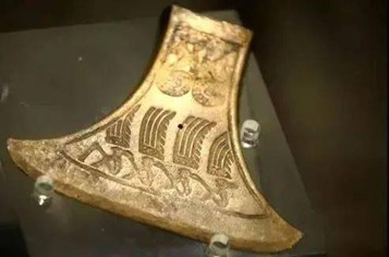 battle-axe with boat racing 