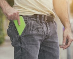 . Research draws link between infertility and mobile phones