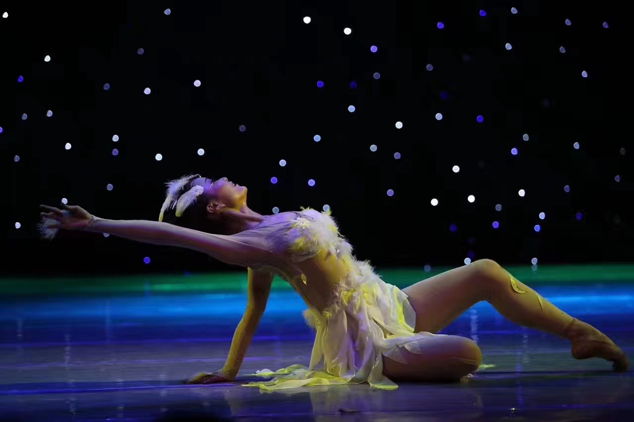 A Crane Dancing in the Breeze