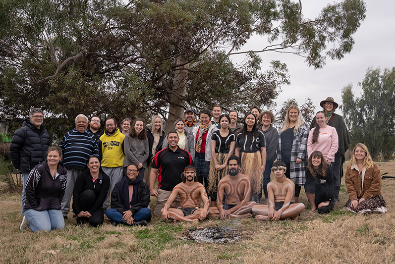 Ma and Morley group photo at Tamworth 