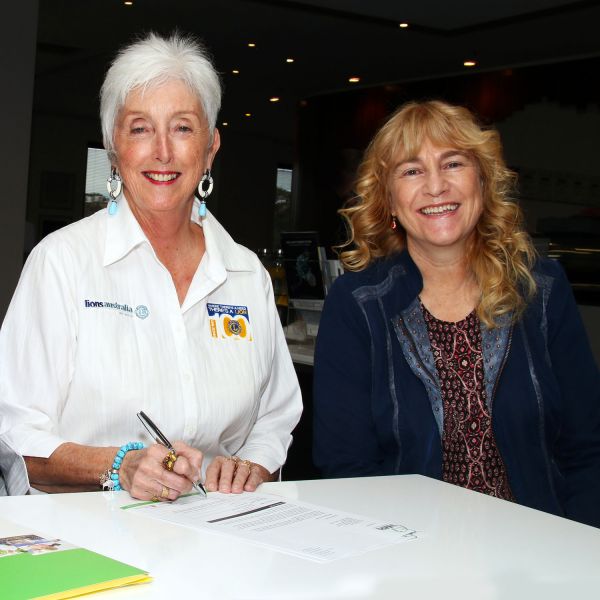 Carole Powell and Associate Professor Sally McFadden. Local Lions have a clear vision for funding research