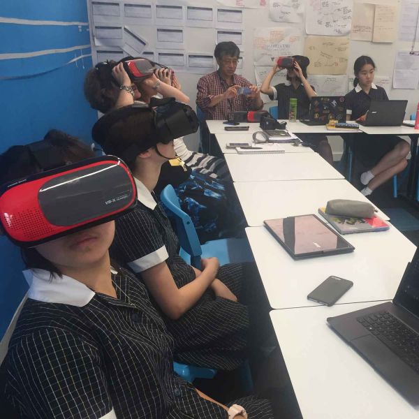 Ravenswood Yr 9 students using the VRTY platform.. New industry partnership to drive research into the use of virtual reality in schools