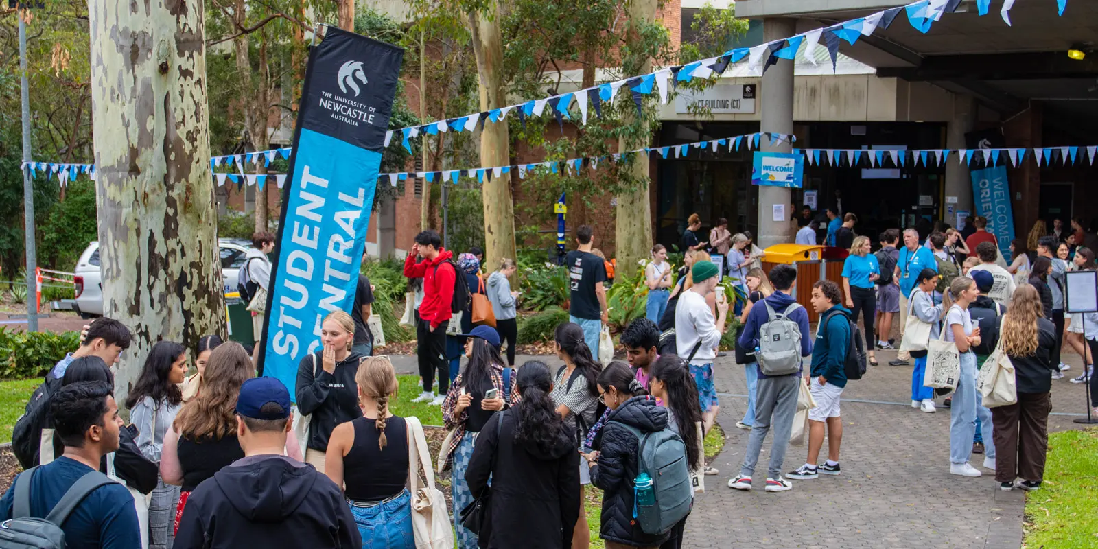 A large crowd of students attending welcome week