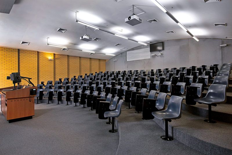 HPE_Building_LectureTheatre202---Slideshow-Image-1.jpg