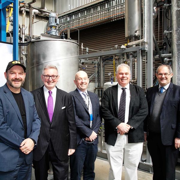 MCi CEO Marcus Dawe, NSW Minister for Resources Donald Harwin, UON lead researchers Professor Michael Stockenhuber and Eric Kennedy, NIER Director Professor Alan Broadfoot. New technology could harness carbon dioxide emissions