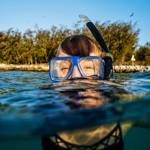 Coastal and Marine Science student underwater. Coastal and Marine Science degree launch makes a splash.