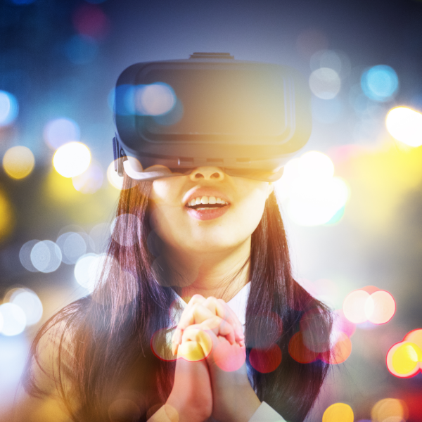 A women wearing a virtual reality headset